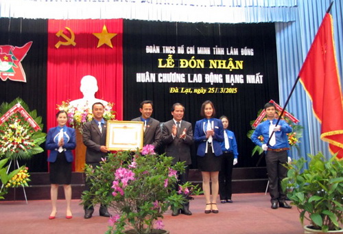 Đoàn TNCS Hồ Chí Minh tỉnh Lâm Đồng đón nhận Huân chương Lao động hạng Nhất